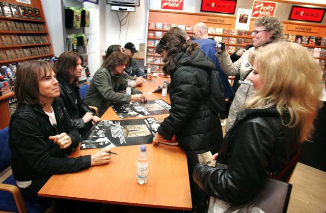 signingsessionkalmar06.jpg